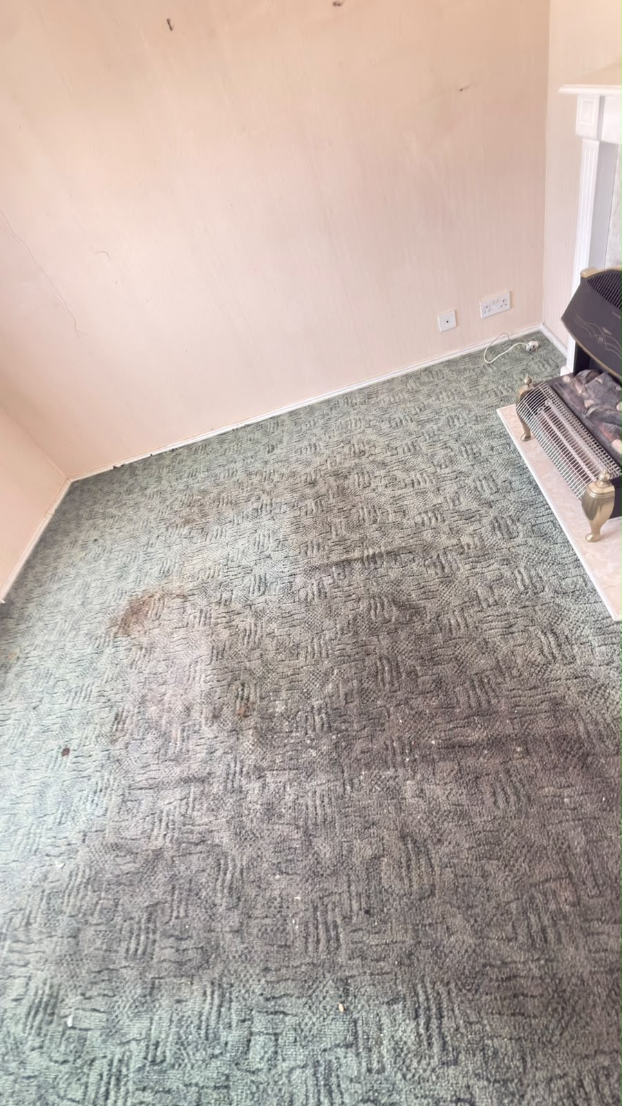 Room carpet before move-in cleaning